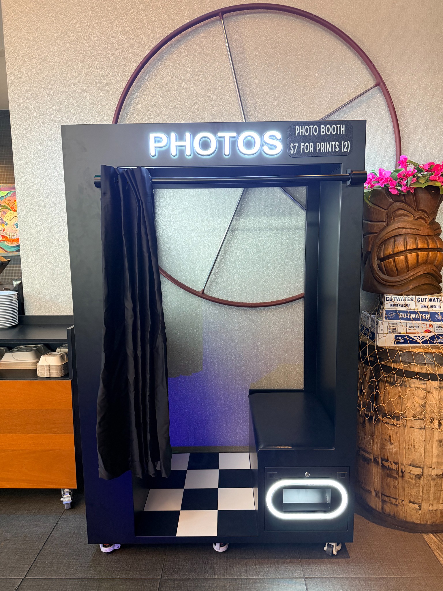 Classic Photo Booth experience by KPTZ